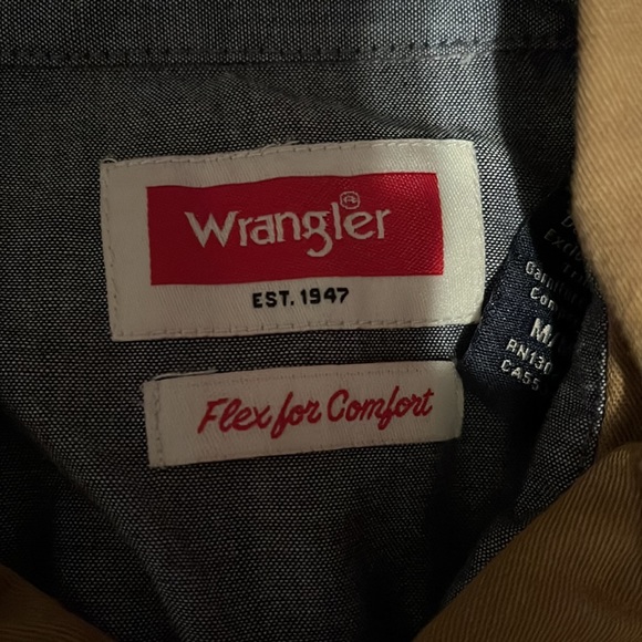 Wrangler men’s button up short sleeve shirts (pair) - Picture 5 of 5